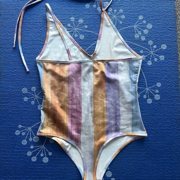 NA‑KD swimsuit - Picture 2 of 3